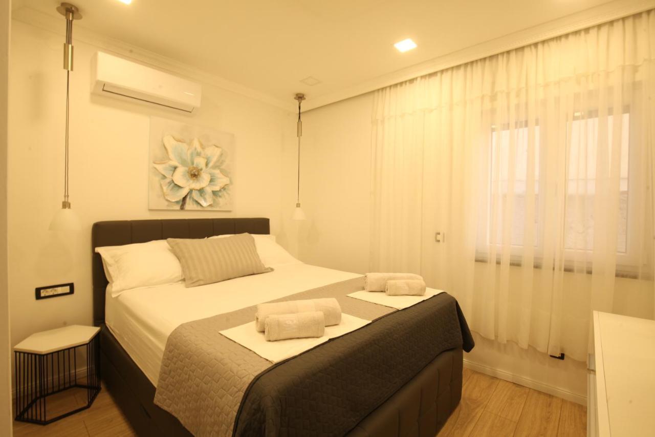 Luxurious Seaview Apartment シベニク エクステリア 写真