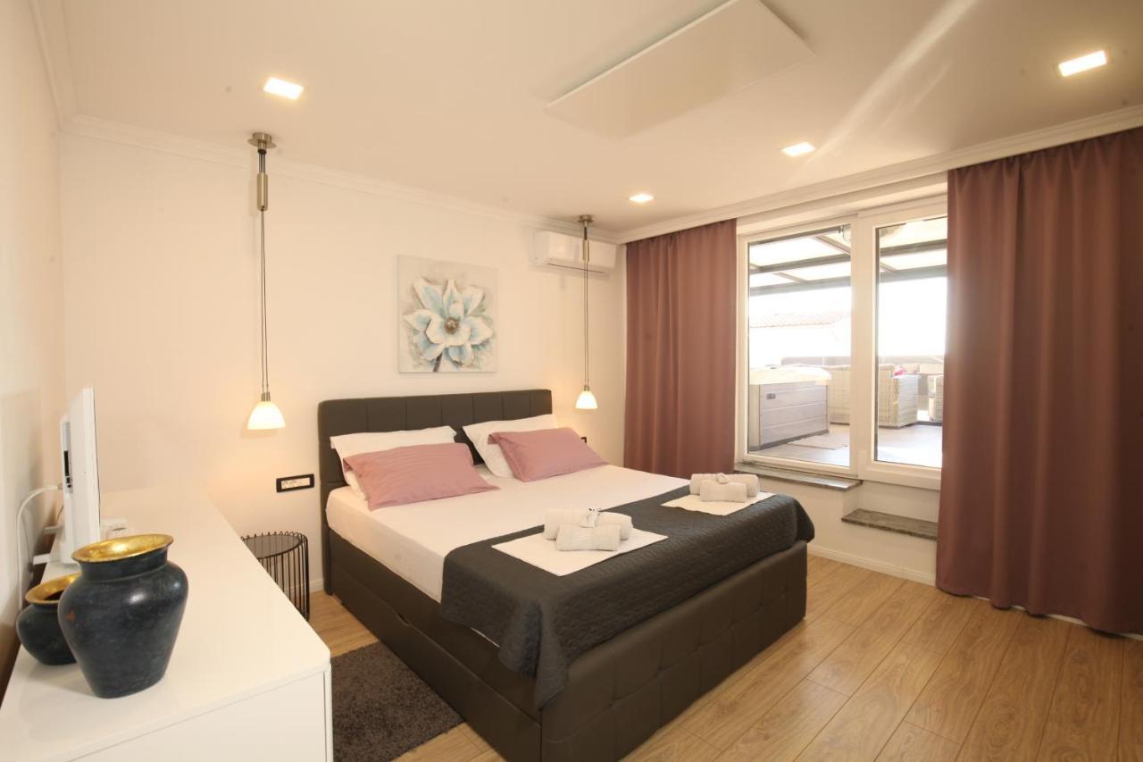Luxurious Seaview Apartment シベニク エクステリア 写真