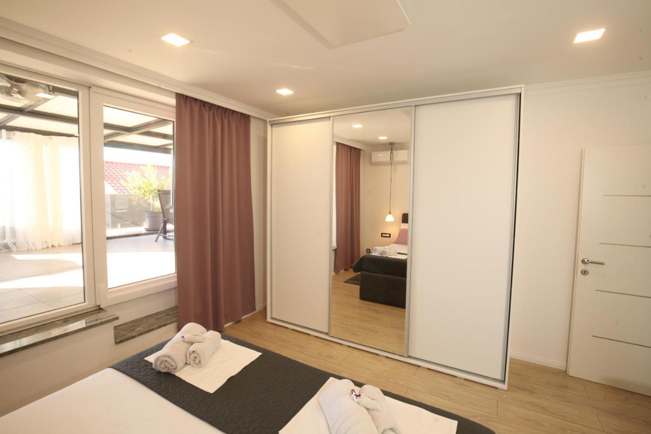 Luxurious Seaview Apartment シベニク エクステリア 写真