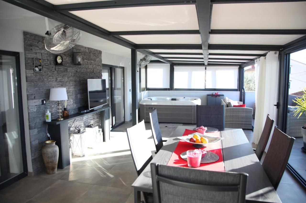 Luxurious Seaview Apartment シベニク エクステリア 写真