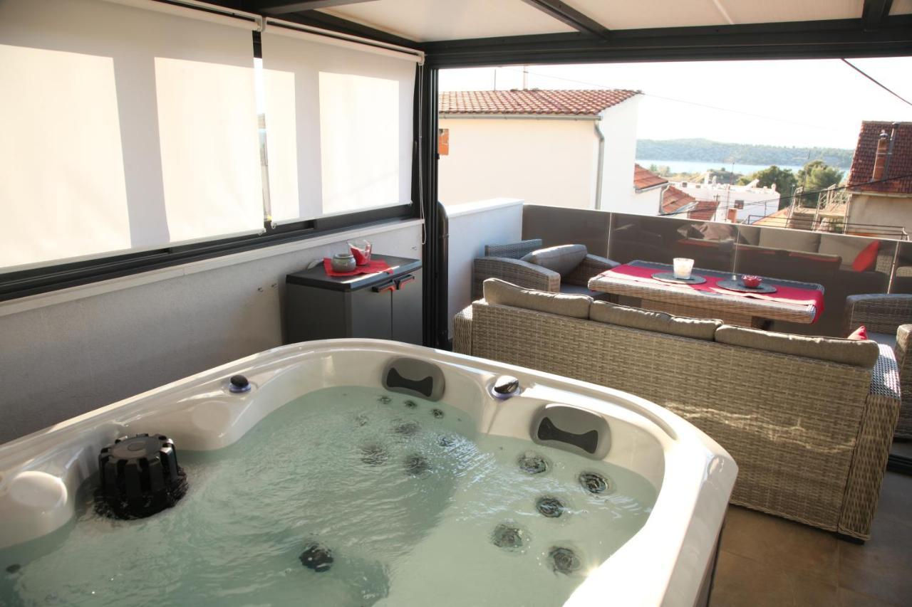 Luxurious Seaview Apartment シベニク エクステリア 写真