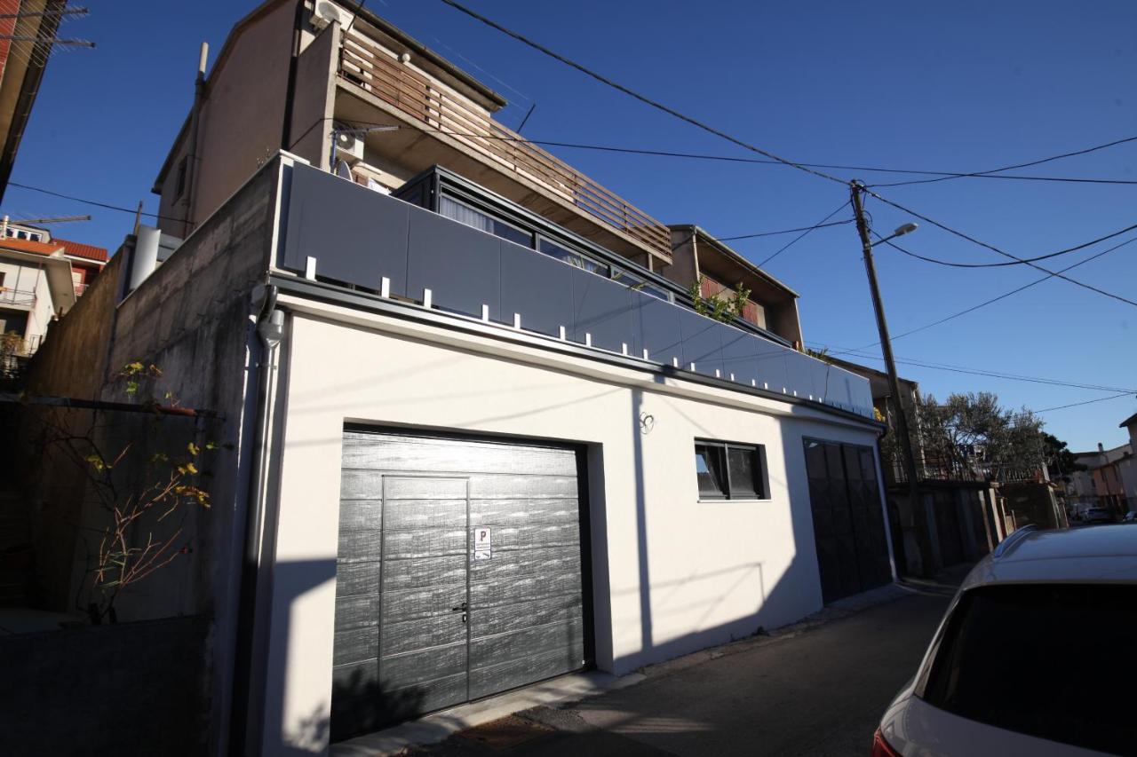 Luxurious Seaview Apartment シベニク エクステリア 写真